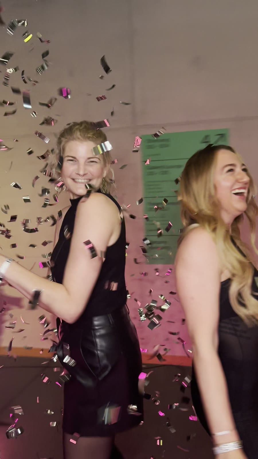 Persönlicher Redken Beauty Clip mit Konfetti